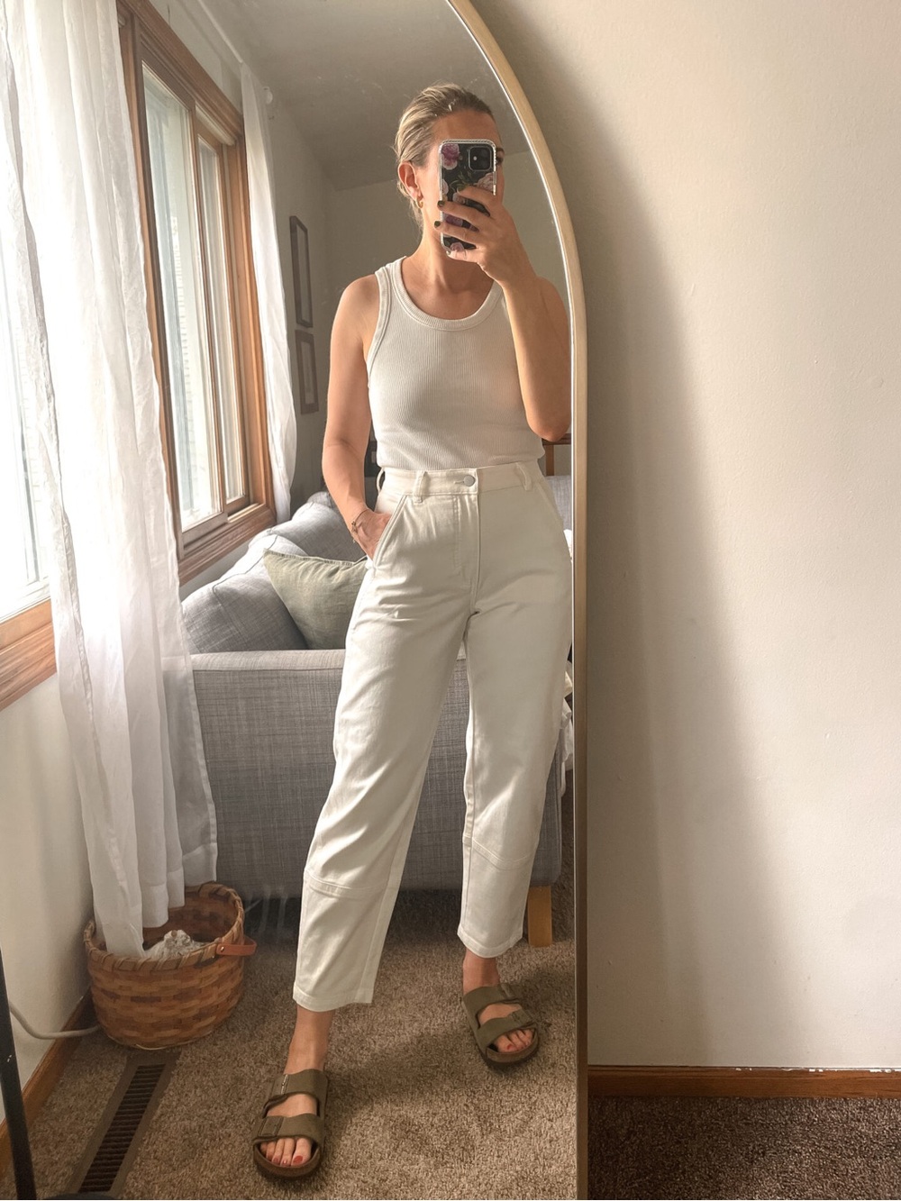 Everlane High-Waist Cropped Barrel Jeans in Off White Size 4
